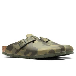 Birkenstock Wide Boston - Desert Soil Camo Green -Fashion Clothing Store Birkenstock Wide Boston Desert Soil Camo Green 1023211 02 23 23 Feature JP 4