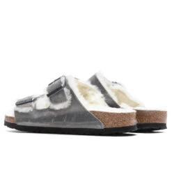 Birkenstock Women's Narrow Arizona Shearling - Iron Oil -Fashion Clothing Store Birkenstock Womens Narrow Arizona Shearling Iron Oil 1021109 12 17 22 S NF Feature 4