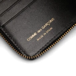 Comme Des Garcons Embossed Logo Wallet - Black -Fashion Clothing Store Comme des Garcons Embossed Logo Wallet Black SA2100EL BLK 01 30 23 Feature VR 6