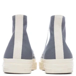 Converse X Comme Des Garcons PLAY All Star Chuck '70 Hi - Grey -Fashion Clothing Store Converse x Comme Des Garcons PLAY All Star Chuck 70 High Grey AZ K122 001 1 07 15 2021 01 4
