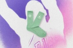 Jordan X J Balvin Legacy Socks - Enamel Green -Fashion Clothing Store DR9817 300 Jordan x J Balvin Legacy Socks Enamel Green ENAMEL GREEN 09 07 22 Feature VR d45aed73 20b9 4489 8039 1a775e0d16b6