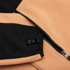 The North Face Denali Jacket - Almond Butter/Black -Fashion Clothing Store Denali Jacket Almond Butter Black NF0A7UR2KOM 08 25 23 Feature KN 7