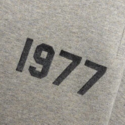 Essentials Sweatpants - Dark Oatmeal -Fashion Clothing Store Fear of God Essentials Sweatpants Dark Oatmeal 130BT212023F 11 01 22 Feature VR 3