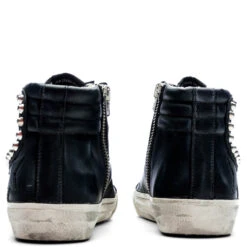 Golden Goose Women's Slide Classic - Black 9 Golden Goose Women's Slide Classic - Black -Fashion Clothing Store Golden Goose Slide Upper Studs Black GWF00115.F000323.90100 09 15 23 Feature KN 6