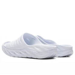 Hoka Ora Recovery Slide - White/White -Fashion Clothing Store Hoka One One Ora Recovery Slide White White 1134527 WWH 06 27 22 Feature MARY NELLE 4
