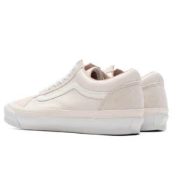 OG Old Skool LX Blanc De - Vintage White 8 OG Old Skool LX Blanc De - Vintage White -Fashion Clothing Store OG Old Skool LX Blanc De Vintage White VN0A5FBEWHT1 08 06 23 Feature VR 5