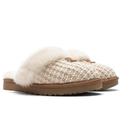 Fashion Clothing Store 13 Fashion Clothing Store -Fashion Clothing Store UGG Women s Cozy Slipper Cream 1117659 CRM 03 10 22 Feature 4