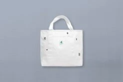 Vans Vault X Geoff McFetridge Tote - White 13 Vans Vault X Geoff McFetridge Tote - White -Fashion Clothing Store Vans Vault x Geoff McFetridge Tote White VN0A7PJ8WHT 10 21 2021 01 4 4a8974fd 1d6f 43ec ba55 fc332dfd689e